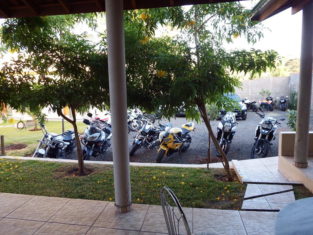 Hotel Winner บาร์เรโตส ภายนอก รูปภาพ